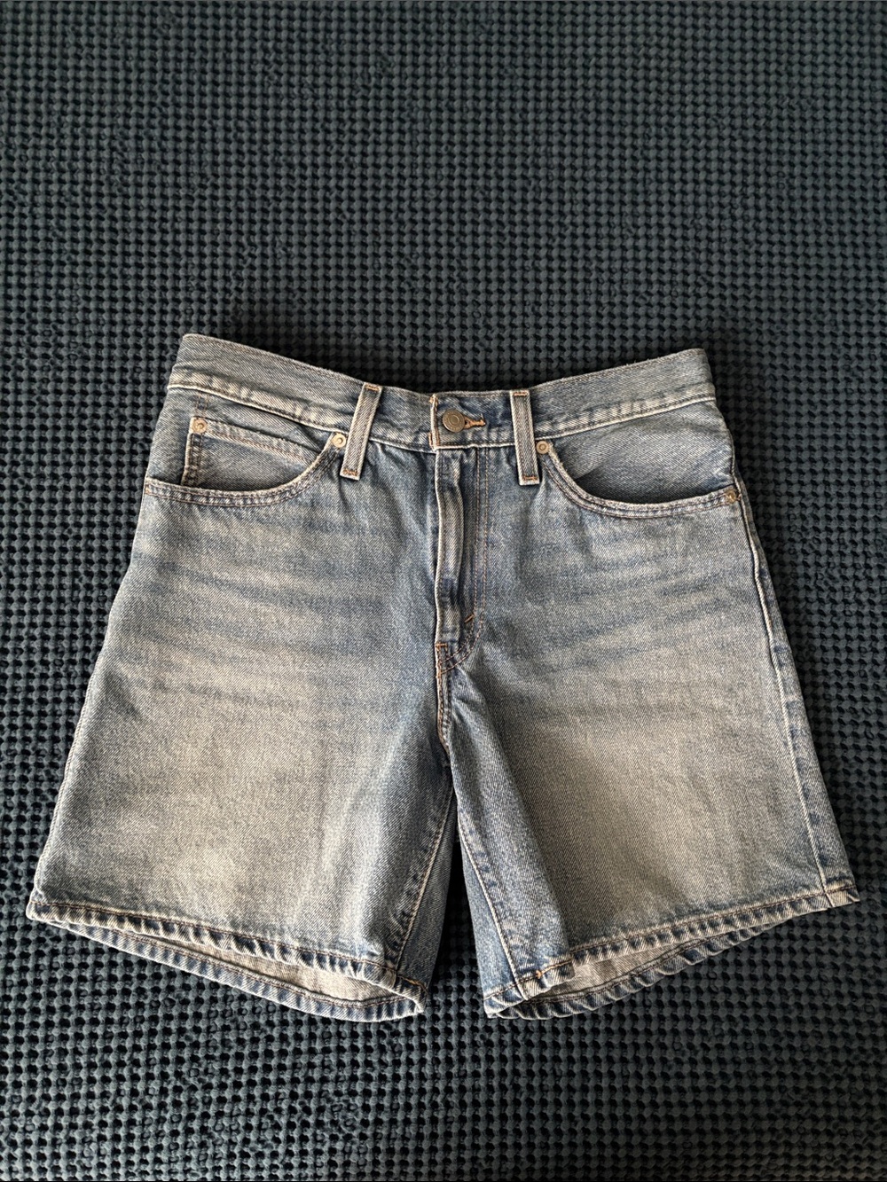 Levi’s ‘94 Baggy Shorts size 27